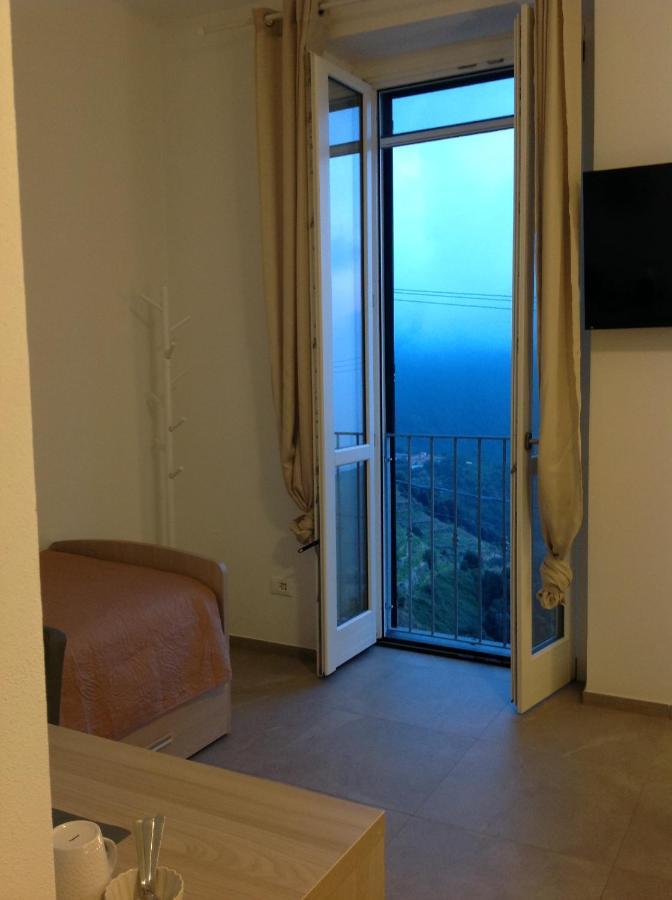Affittacamereirosmarini Vernazza Bagian luar foto